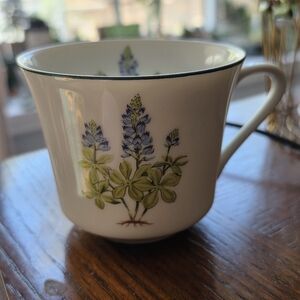 House of Prill Blue Bonnet Pedestal Coffee Cup